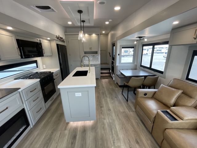2024 Brinkley Model Z 3100 — photo 4 of 8