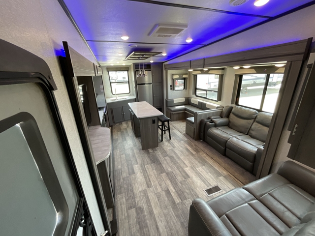 2021 Crossroads Texan 326RK — photo 2 of 8