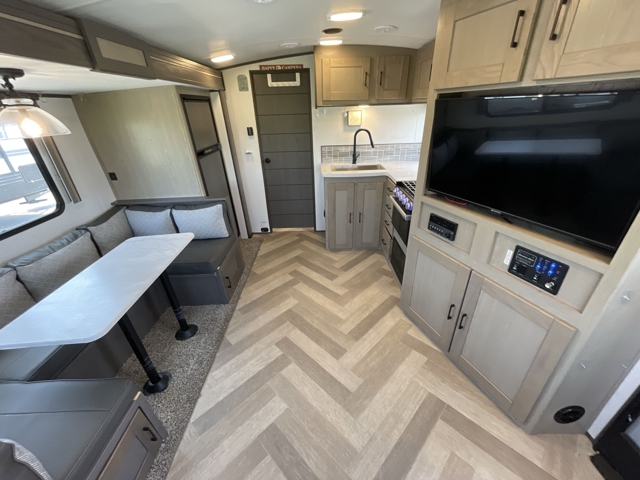 2021 Cruiser RV Twilight Signature 2500 — photo 3 of 8
