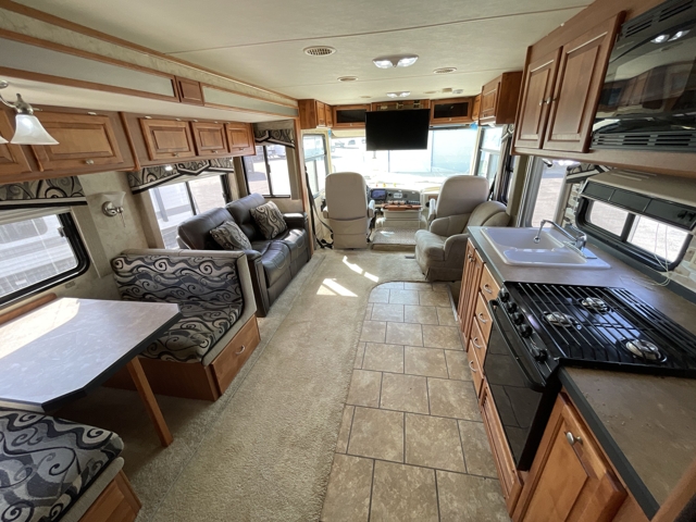 2007 Tiffin Allegro 35TSA — photo 3 of 8
