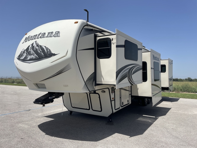 2014 Keystone Montana 3750FL — photo 4 of 7