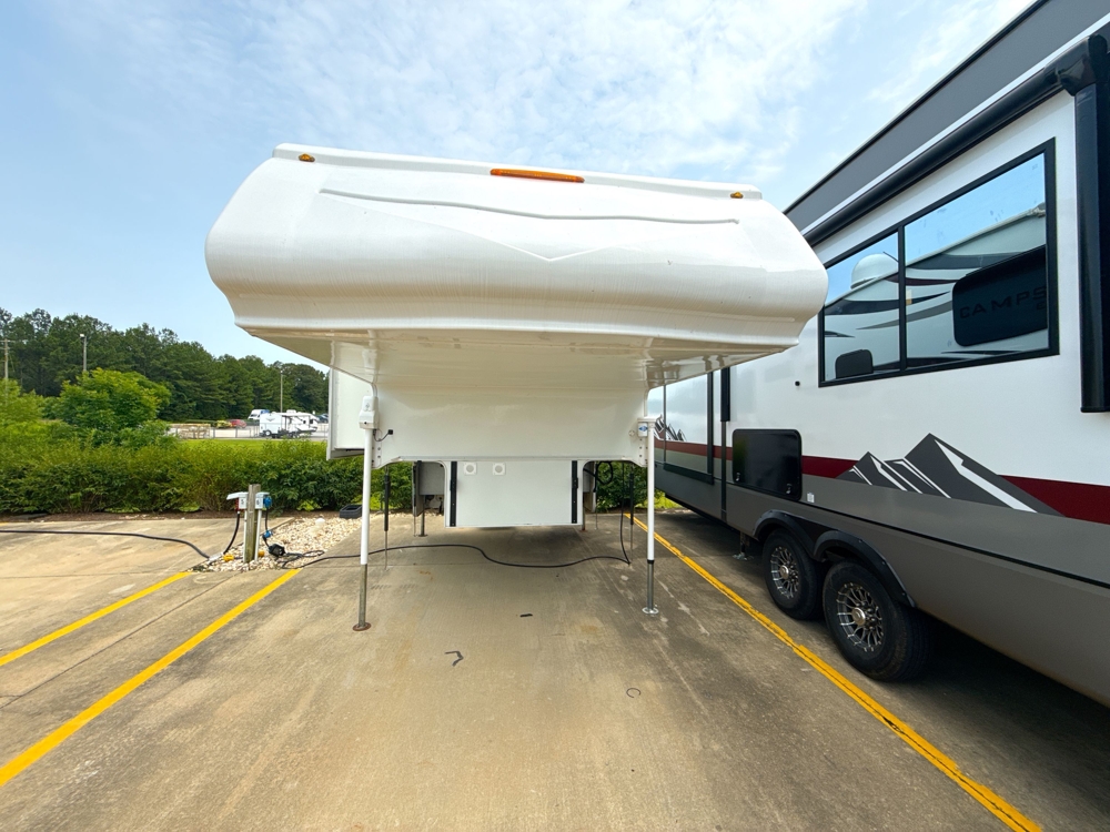 2018 Lance Lance 855S — photo 5 of 8
