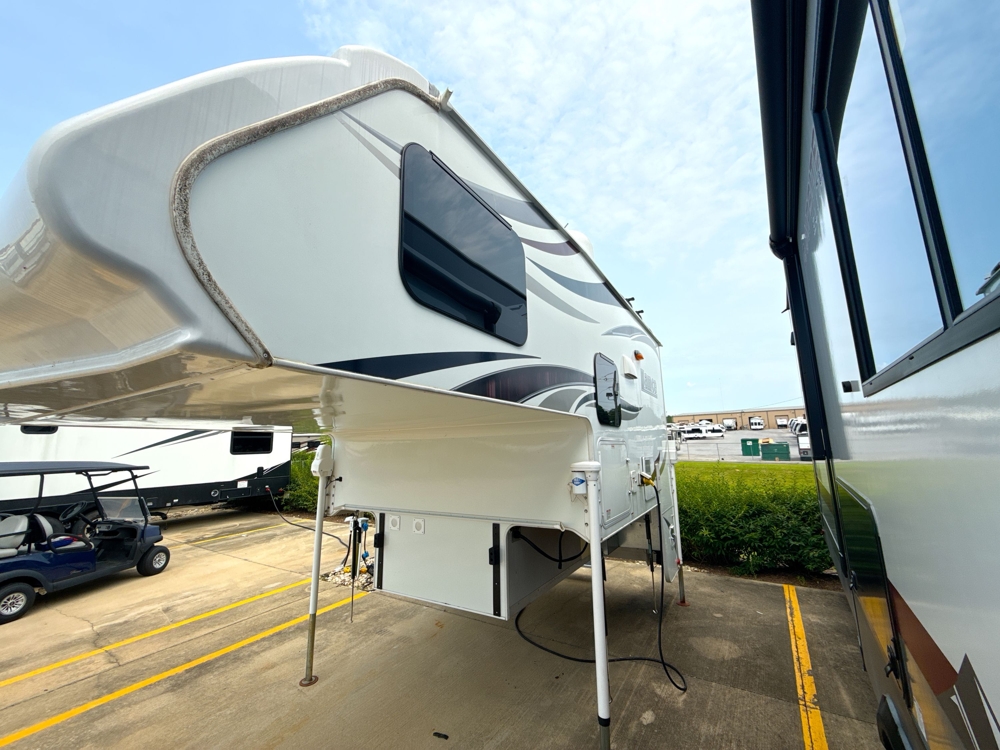 2018 Lance Lance 855S — photo 7 of 8