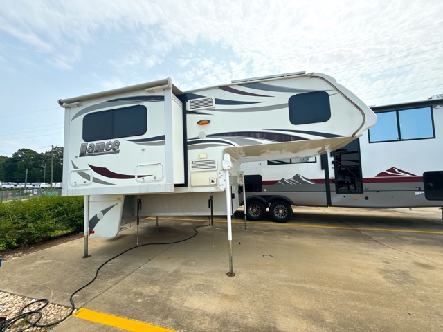 2018 Lance Lance 855S — photo 6 of 8