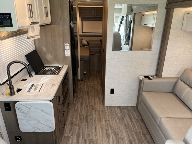2026 Thor Freedom Traveler A24 — photo 3 of 8