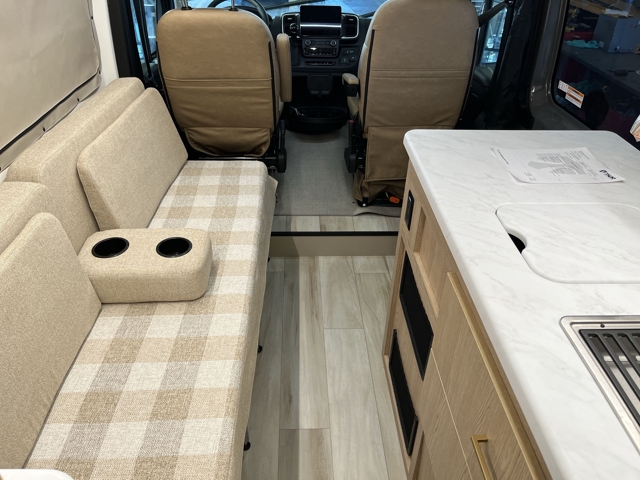 2026 Thor Eddie Bauer 18EB — photo 4 of 8