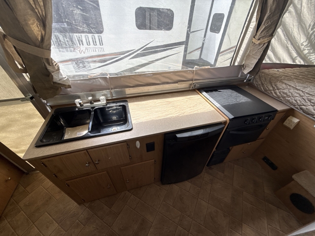 2010 Coleman Highlander NIAGARA-4433 — photo 8 of 8