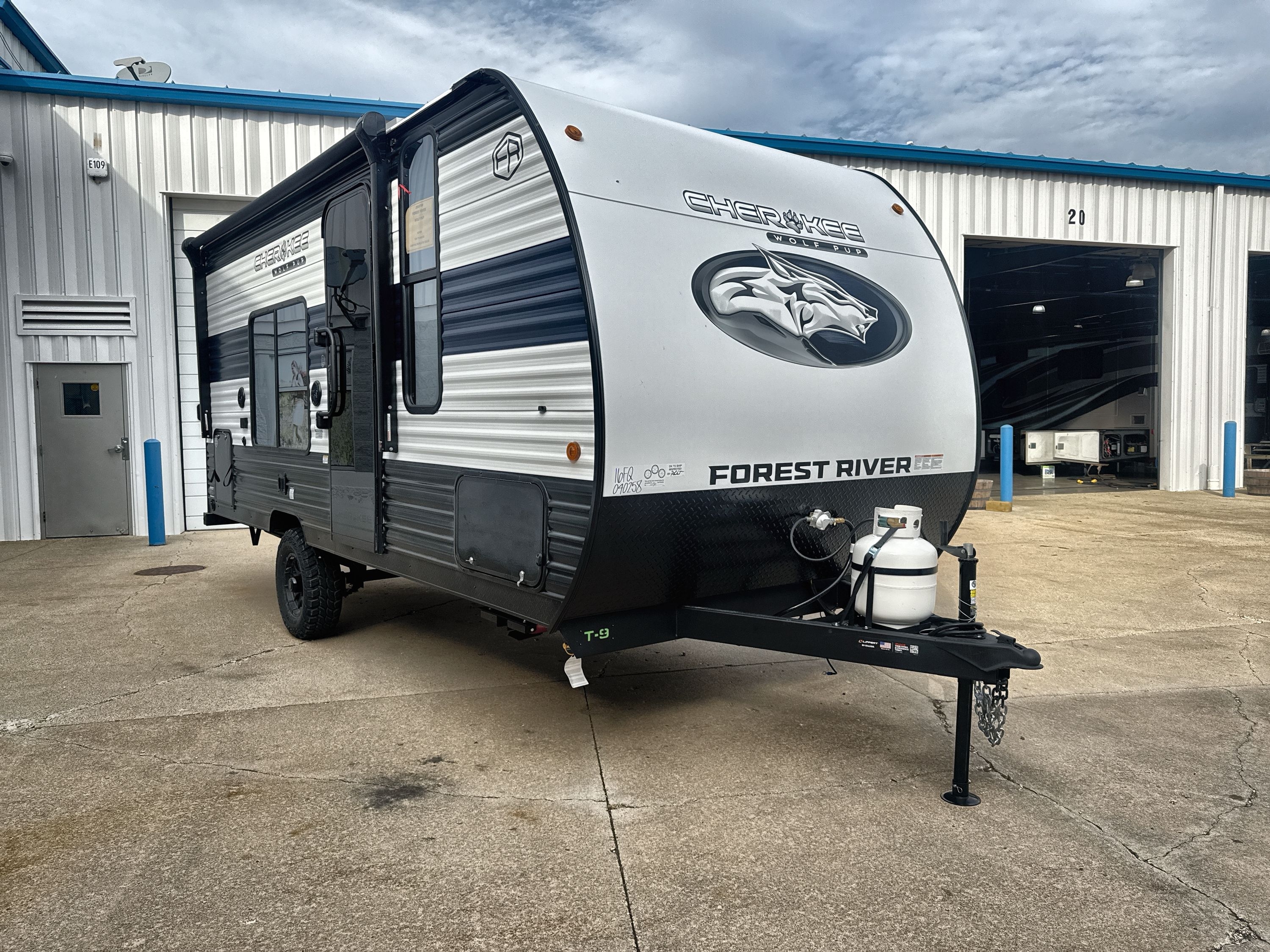 PuPu New or Used Forest River Wolf Pup 16fqw RVs for Sale | Camping World