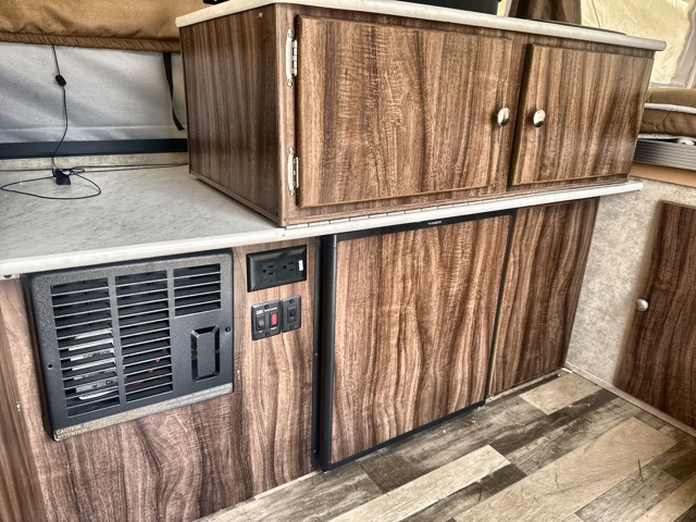 2019 Coachmen Clipper Sport 108ST — photo 8 of 8