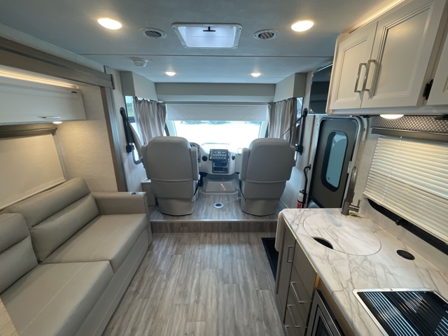 2026 Thor Freedom Traveler A24 — photo 3 of 8