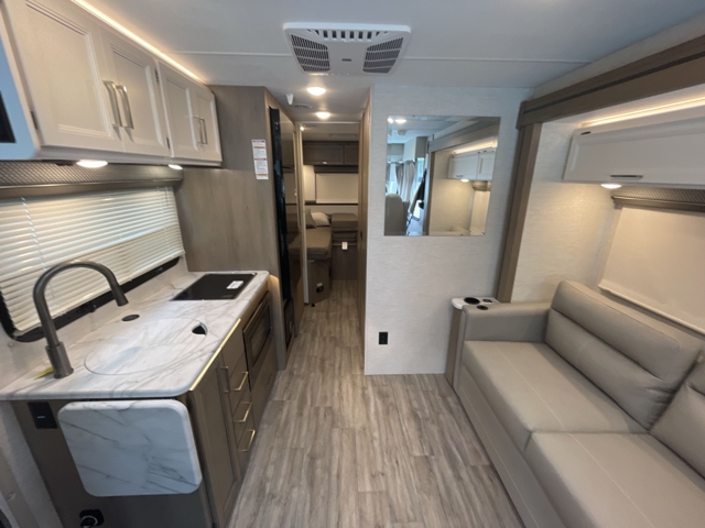2026 Thor Freedom Traveler A24 — photo 4 of 8
