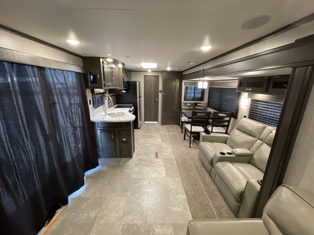 2020 Jayco Jay Flight 38FDDS — photo 3 of 8