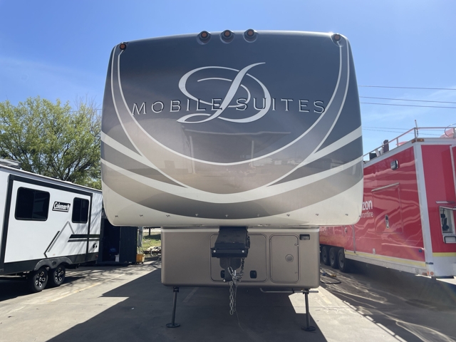 2019 DRV Luxury Suites Mobile Suites Sante Fe — photo 3 of 8