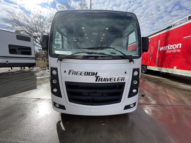 2026 Thor Freedom Traveler A28 — photo 3 of 8