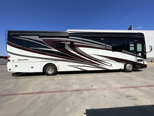 2014 Tiffin Allegro Bus 40QBP — photo 3 of 8