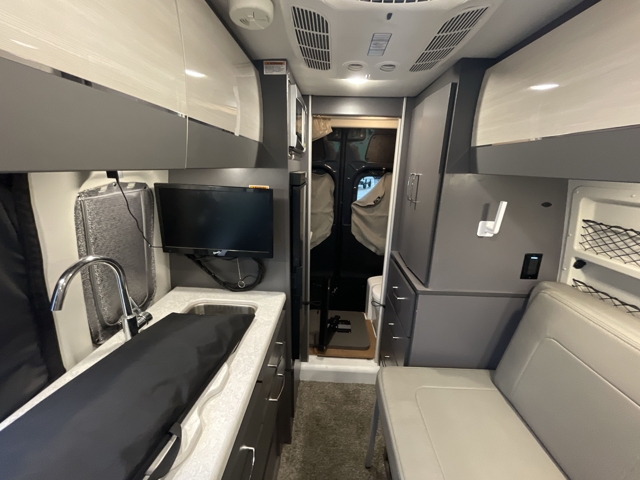 2024 Thor Freedom Elite 19R — photo 3 of 8