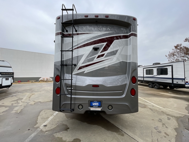 2025 Entegra Coach Vision XL 36C — photo 5 of 8