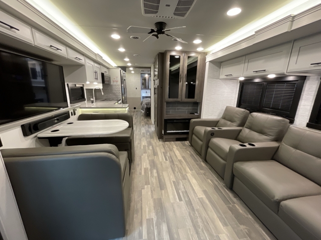 2025 Entegra Coach Vision XL 36C — photo 7 of 8