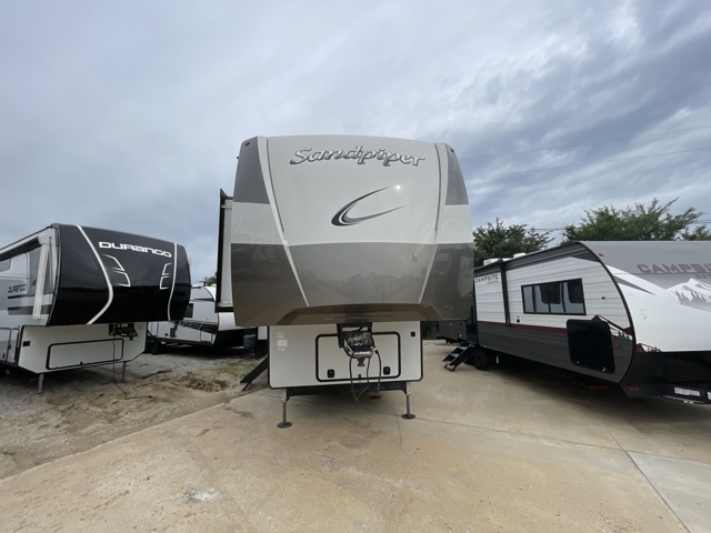 2022 Forest River Sandpiper 38FKOK — photo 5 of 8