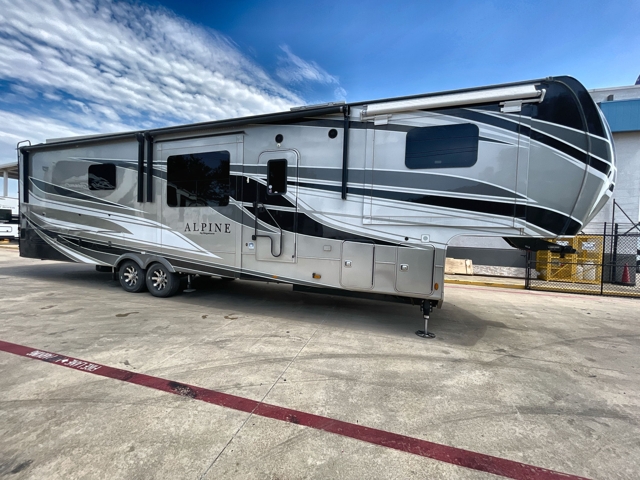 2022 Keystone Alpine 3712KB — photo 6 of 8