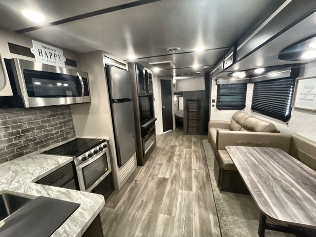 2022 Crossroads Cruiser Aire 28BBH — photo 2 of 8