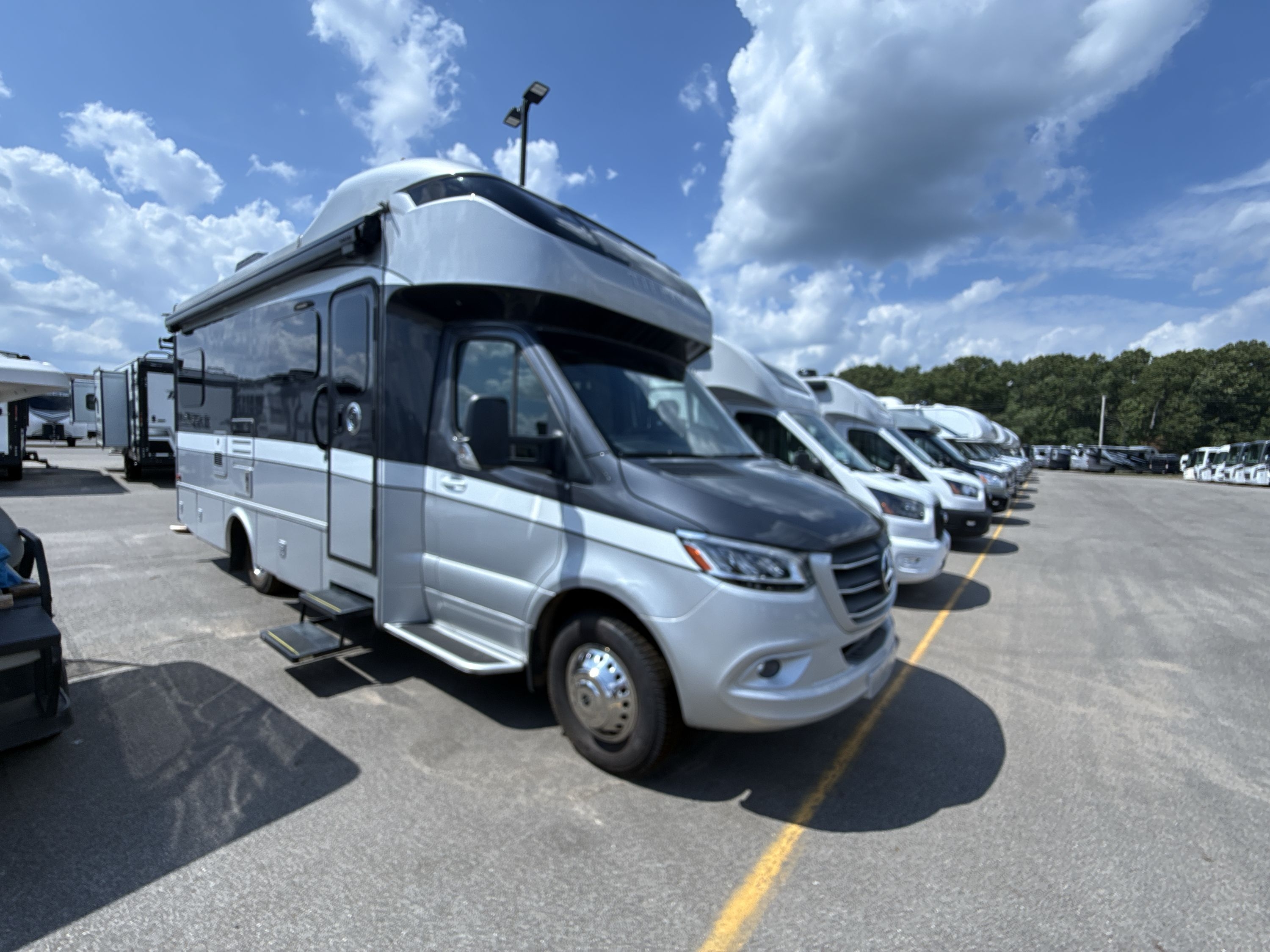 New or Used Tiffin Wayfarer 25qw RVs for Sale | Camping World