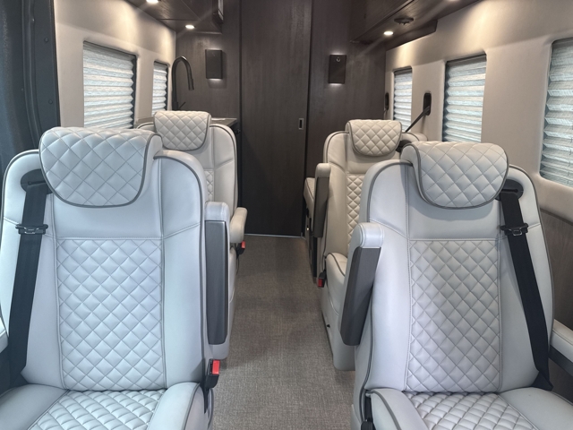 2027 Thor Freedom Mover PX10 RWD — photo 3 of 8