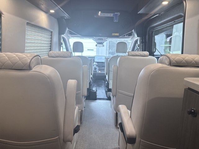 2027 Thor Freedom Mover PX10 RWD — photo 4 of 8