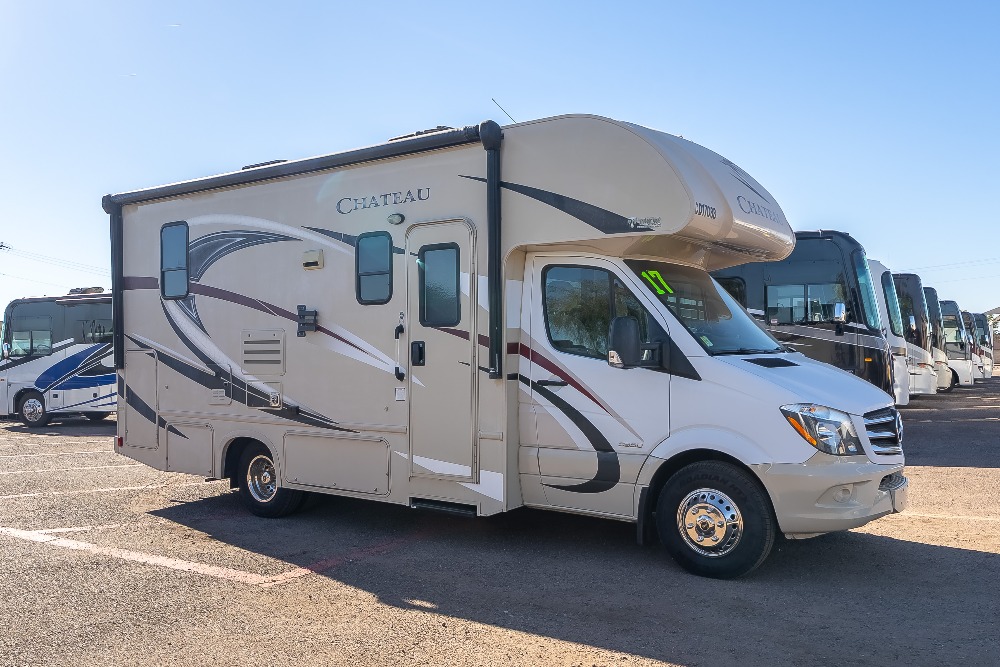 2017 Thor Chateau 24HL - Stock #2613047C | El Mirage, AZ | Camping World