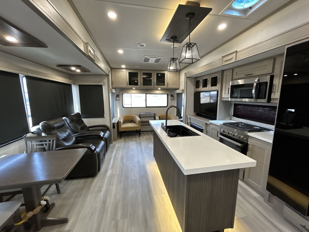 2024 Grand Design Influence