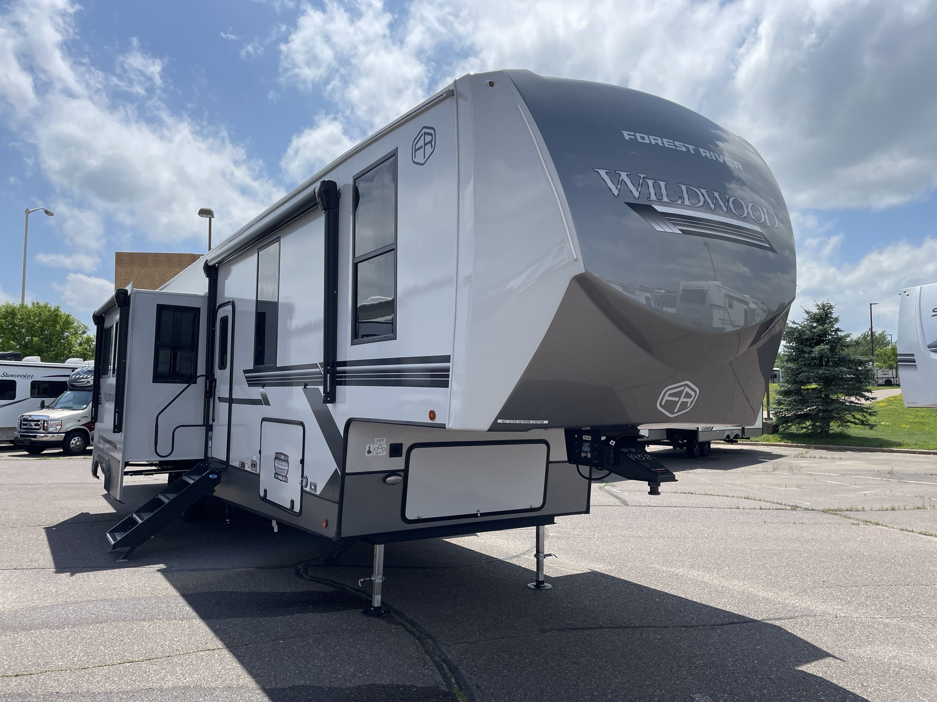 New or Used Forest River Wildwood Heritage Glen 376fam RVs for