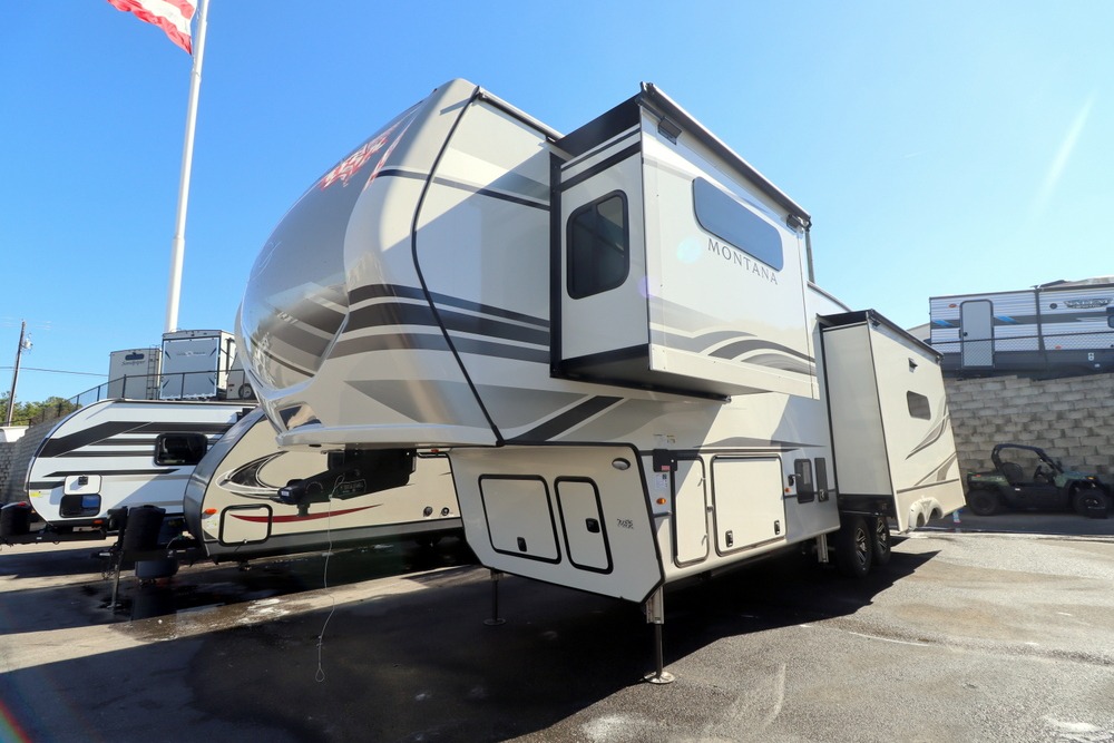 Keystone Montana 3123RL Camping World of Raleigh 2174871
