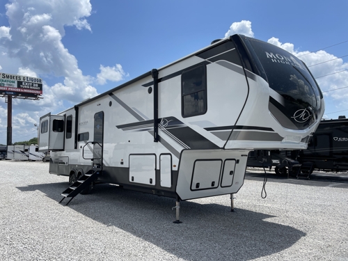 RV carousel image 1