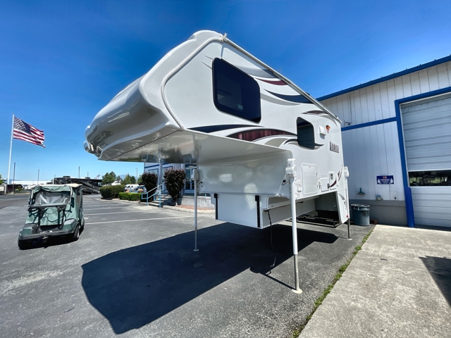 2019 Lance Lance 995 — photo 4 of 8