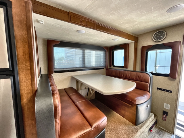 2019 Lance Lance 995 — photo 7 of 8