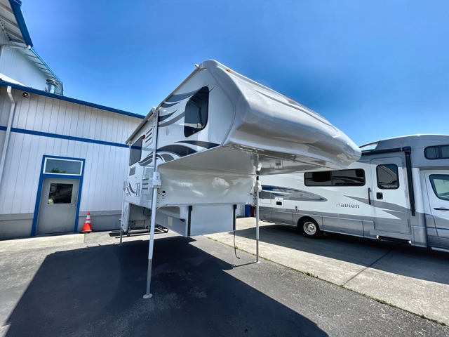 2019 Lance Lance 995 — photo 1 of 8
