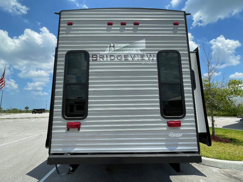 Hl Enterprise Bridgeview 42IKDN Camping World of Fort Pierce 2262783