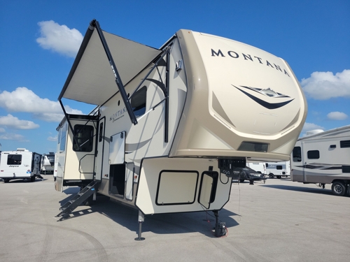 RV carousel image 1