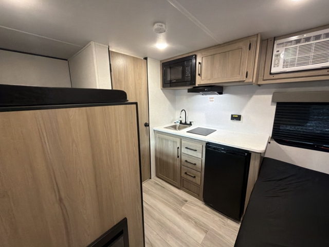 2026 Keystone Coleman 13B — photo 3 of 8