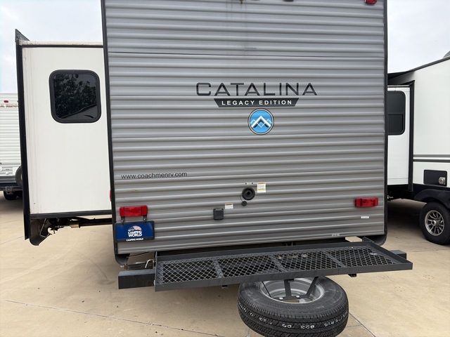 2024 Coachmen Catalina Legacy 303RKDS — photo 7 of 8