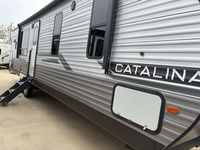 2024 Coachmen Catalina Legacy 303RKDS — photo 5 of 8
