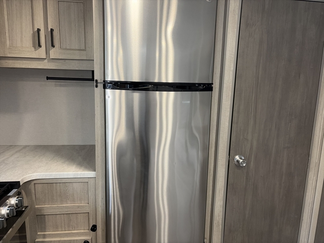 2024 Coachmen Catalina Legacy 303RKDS — photo 8 of 8