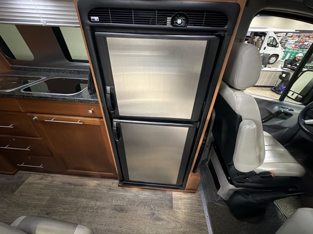 2015 Roadtrek Roadtrek CS Adventurous — photo 6 of 8