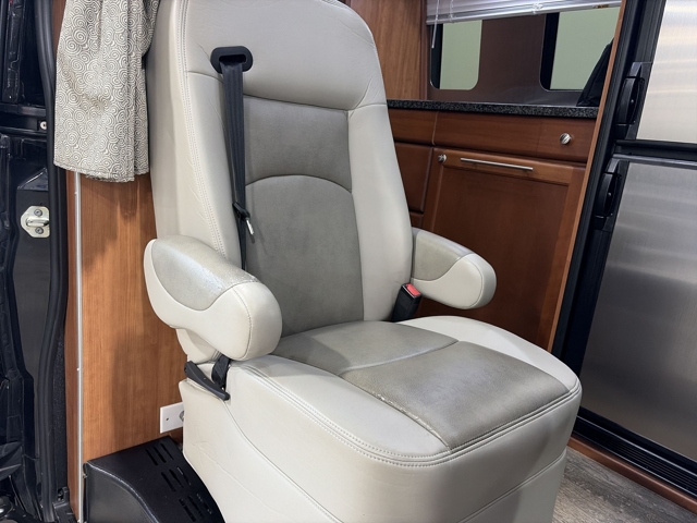2015 Roadtrek Roadtrek CS Adventurous — photo 3 of 8