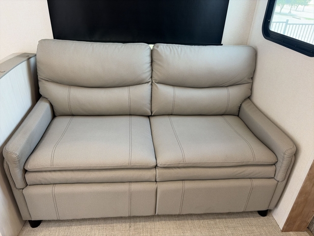 2023 Prime Time Crusader 333BHT — photo 3 of 8