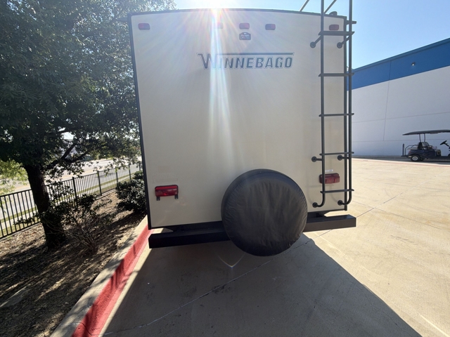 2020 Winnebago Micro Minnie 2108DS — photo 8 of 8
