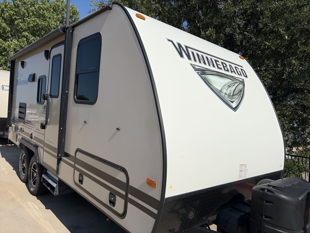 2020 Winnebago Micro Minnie 2108DS — photo 1 of 8