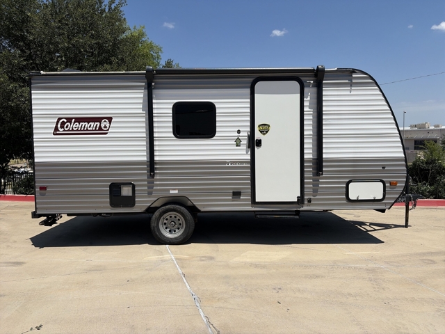2024 Coleman Coleman Lantern LT 17B — photo 5 of 8