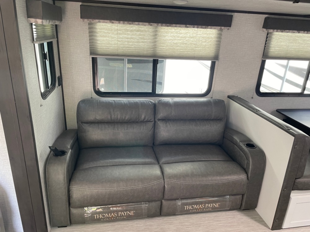 Keystone Bullet 291RLS Camping World of Fairmont 2262985