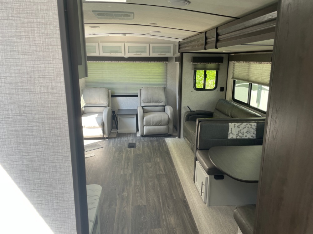 Keystone Bullet 291RLS Camping World of Fairmont 2262985